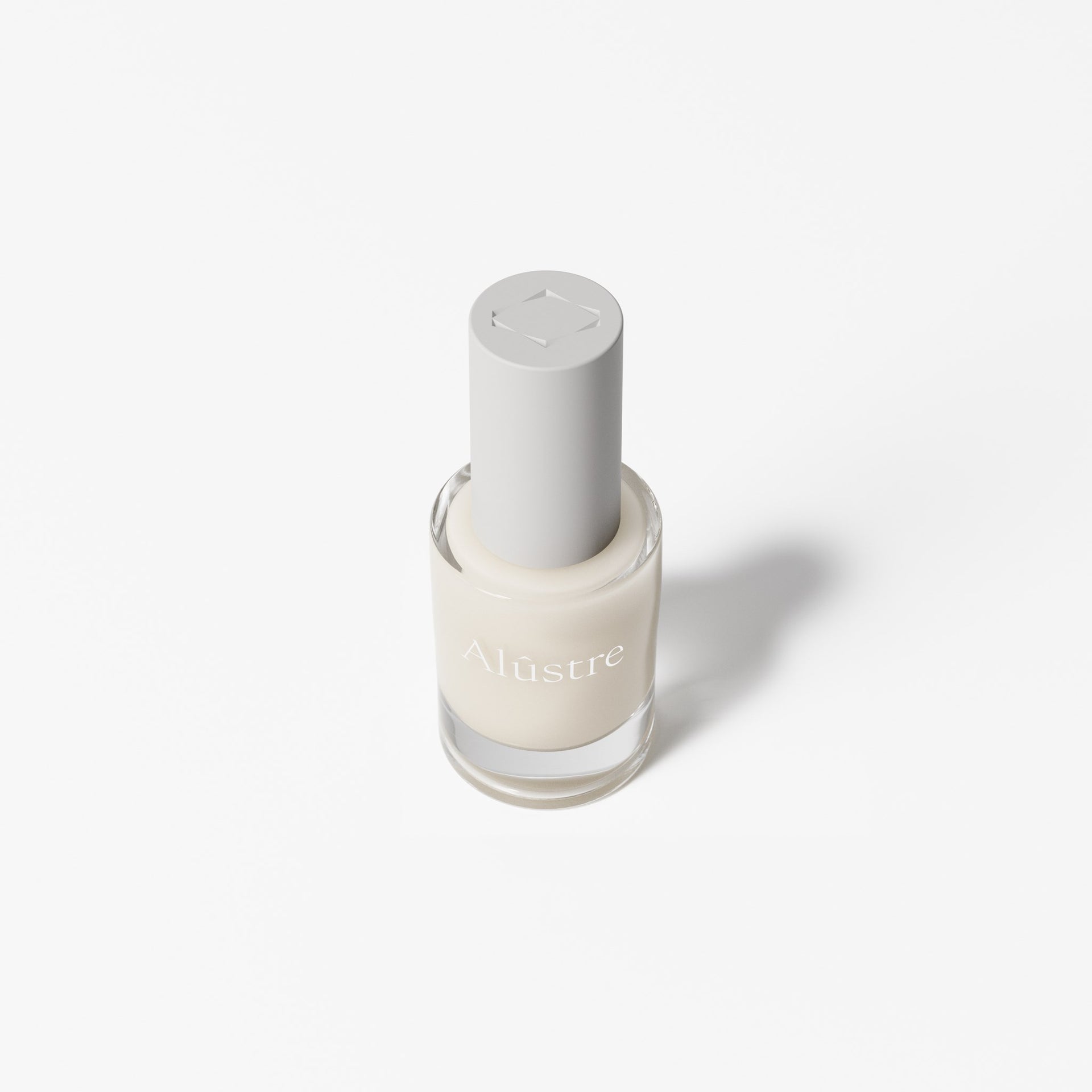 Alûstre Packshot Nail Polish 065 MILKY 02